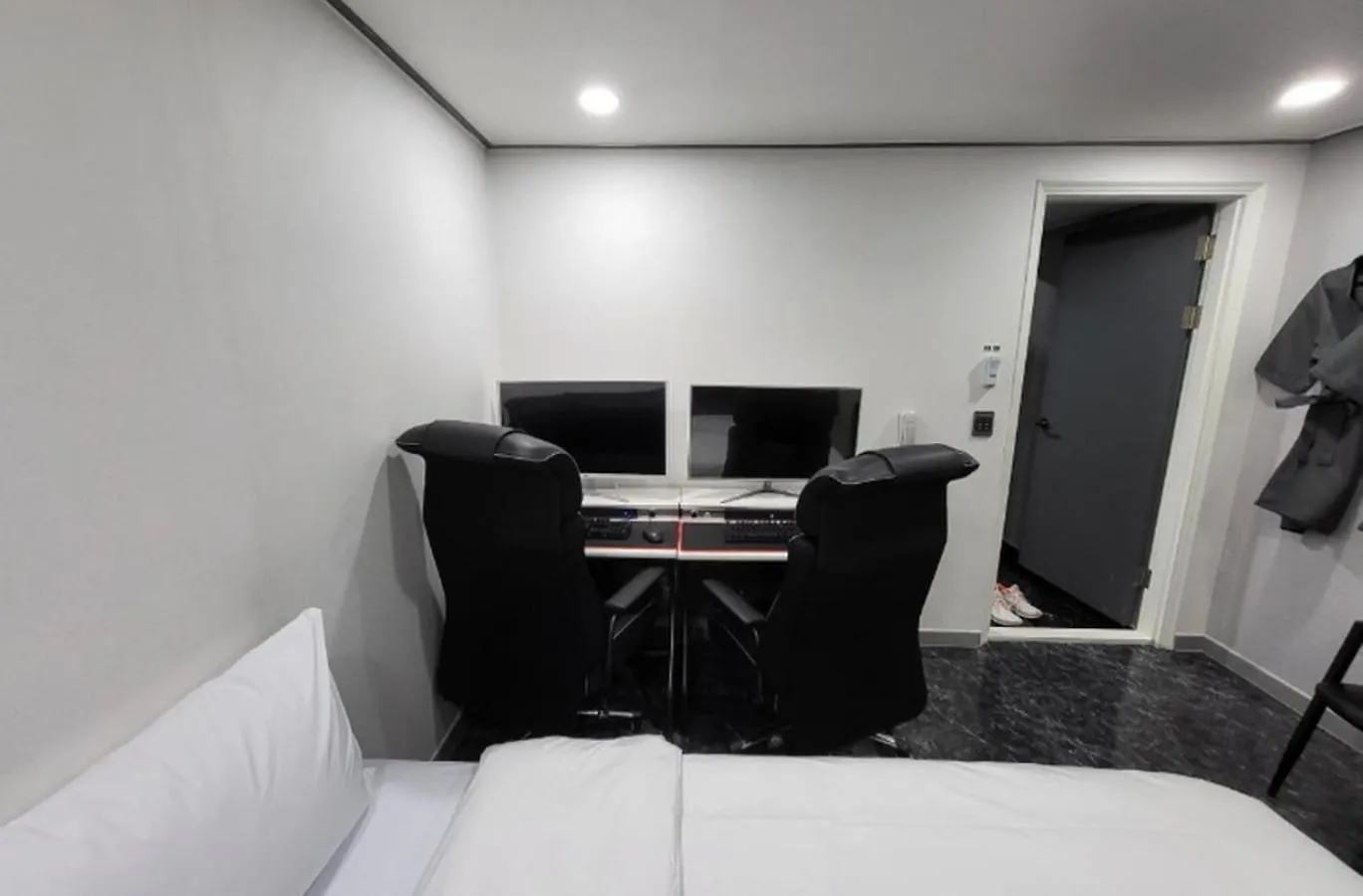On & Off Hotel Sung-Ui Station Incheon 2*,  South Korea